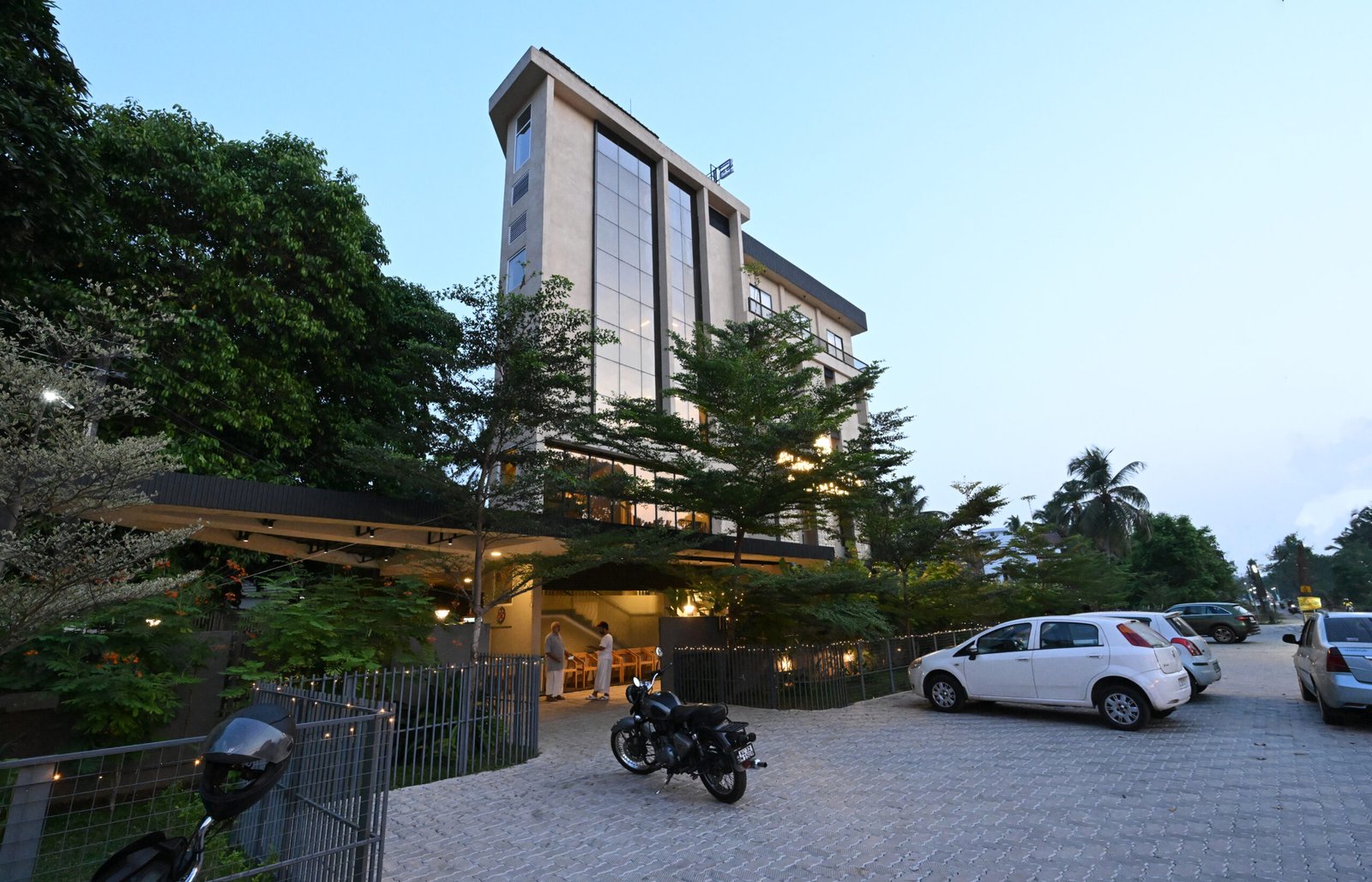 AYURSIHA-HOSPITAL-PHOTO-scaled